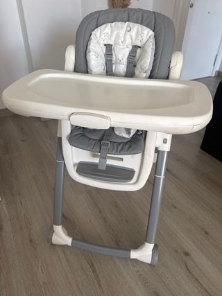 Trona Joie bebé gris