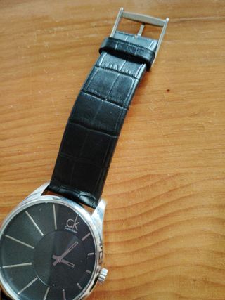 Reloj Negro y Plateado