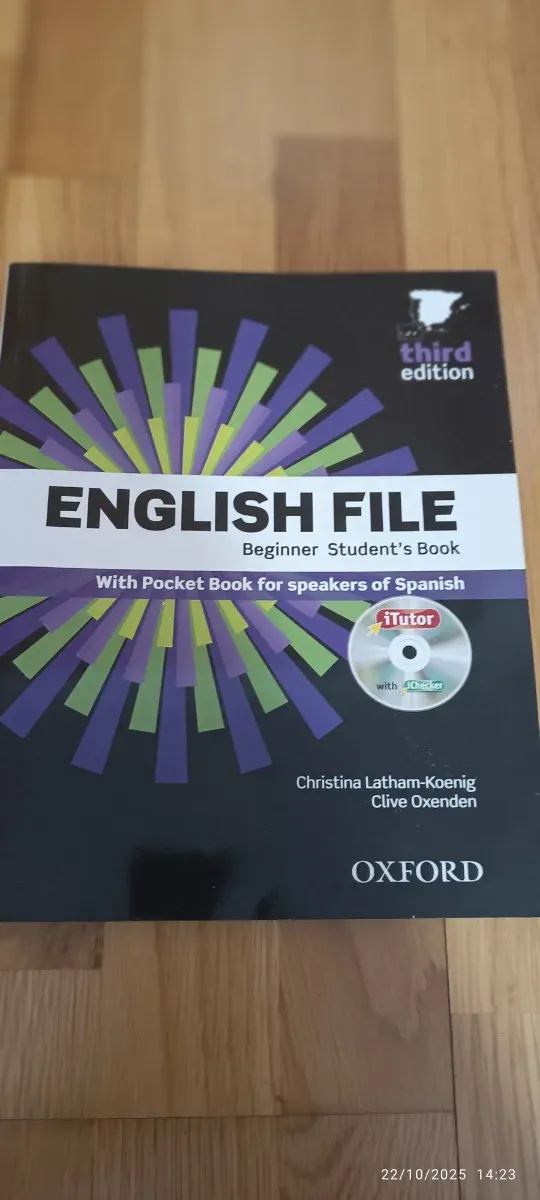 English File 3rd Edition Beginner Student's Boo...