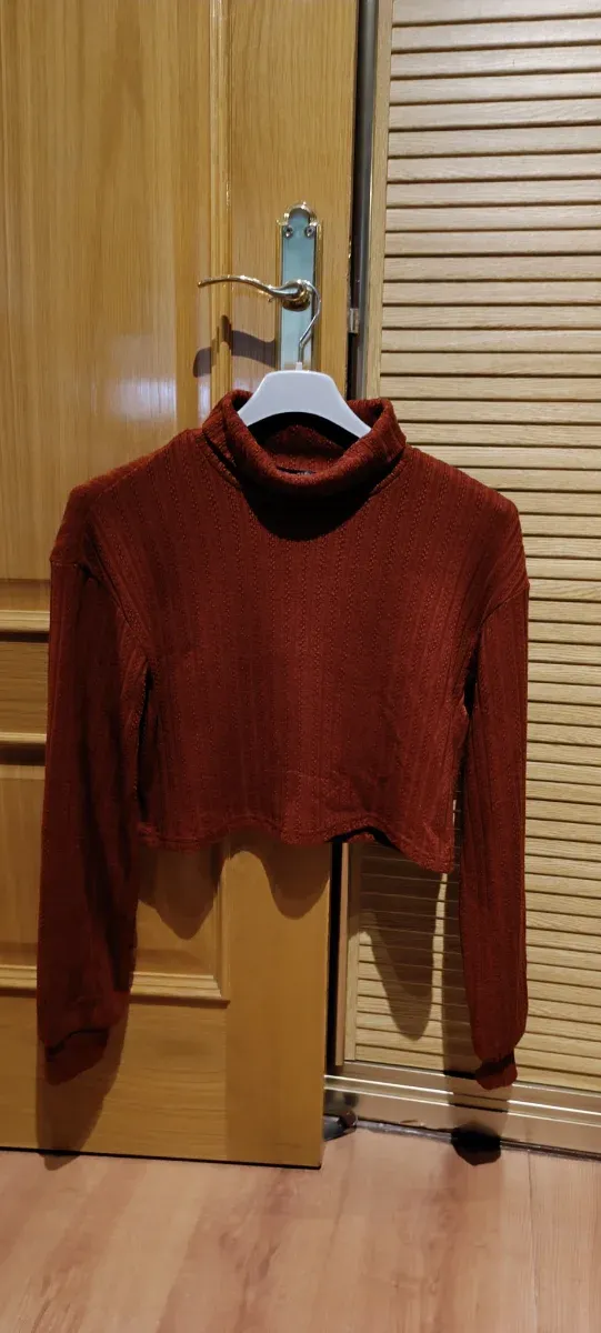 Jersey Shein marrón cuello alto