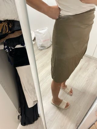 Falda asimétrica beige mujer