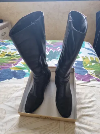 Botas altas de cuero negras
