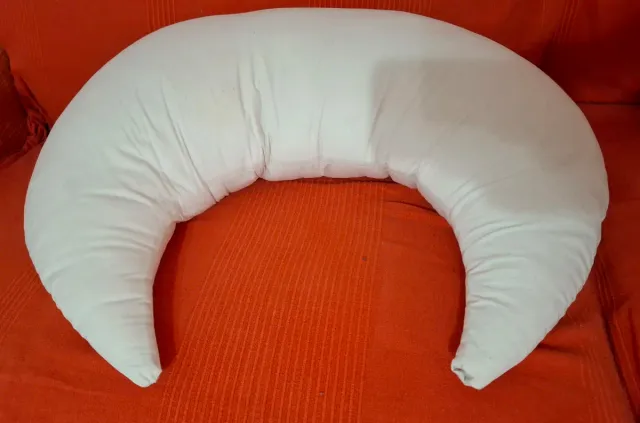 Cojín de lactancia gris claro