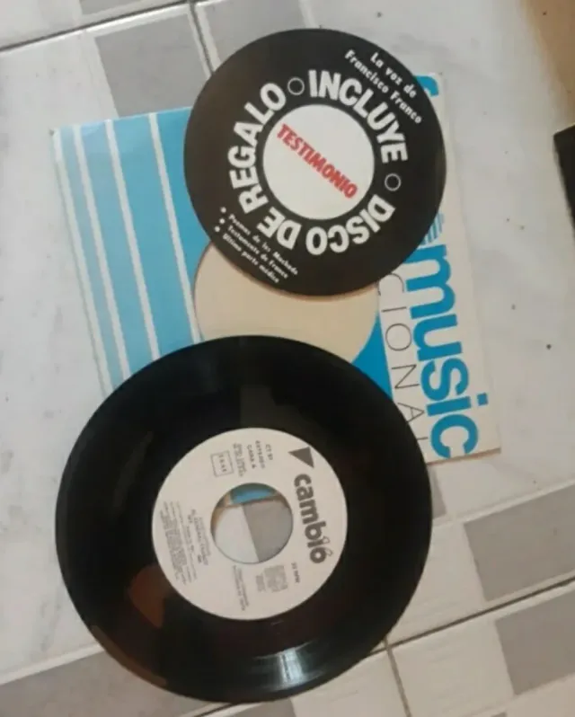 Libro  Franco Últimos Días TVE y VINILO