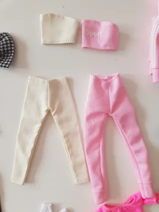 Set di abbigliamento per bambole Barbie