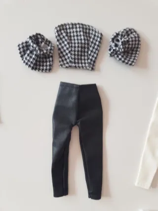 Set di abbigliamento per bambole Barbie