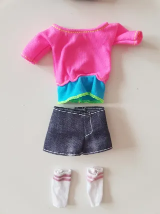 Set di abbigliamento per bambole Barbie