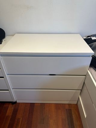 Mueble de almacenaje blanco y madera como nuevo