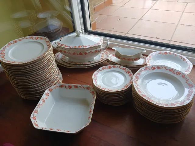 Vajilla Checoslovaquia Porcelana Roja Blanca