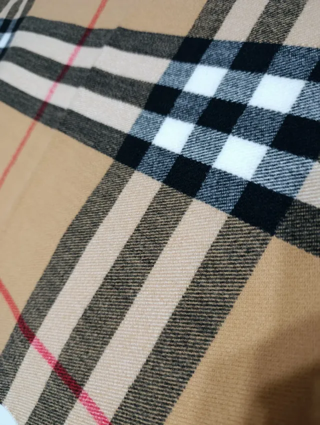 Bufanda Burberry Beige Multicolor