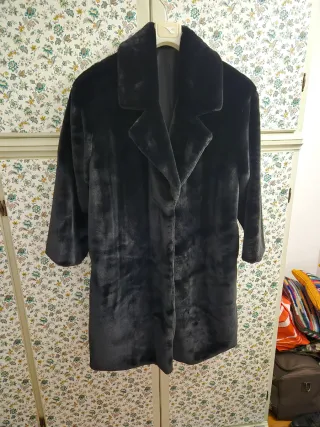 Pelliccia ecologica nera lunga