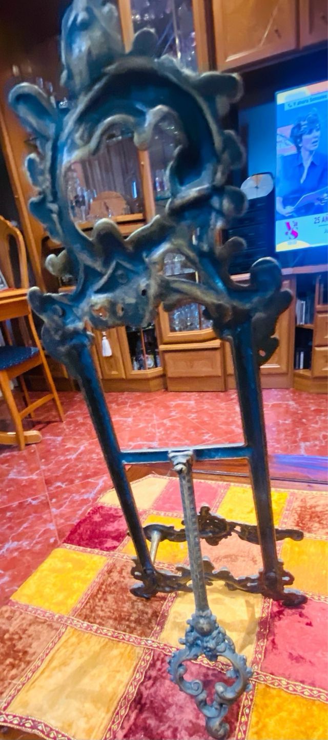 ATRIL ANTIGUO de bronce para libros, partituras...