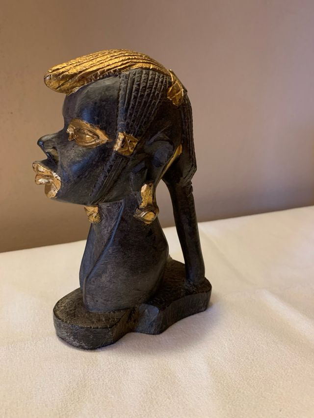 Scultura testa africana in legno dorato
