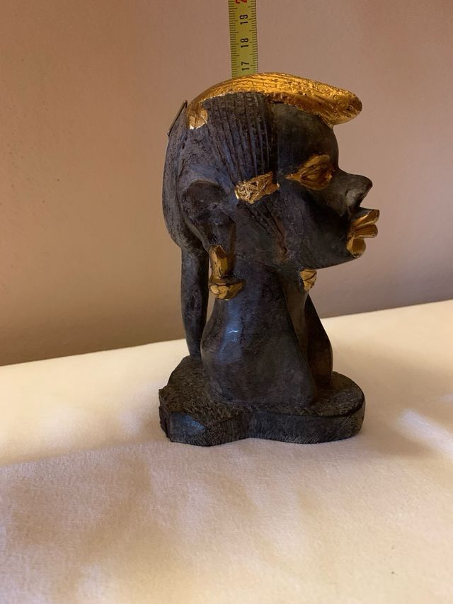 Scultura testa africana in legno dorato
