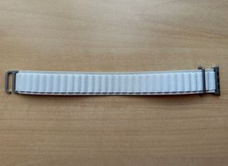 Apple Watch ULTRA 49mm. Starlight Alpine Loop M