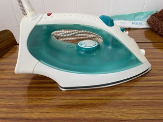 Tabla de planchar con funda floral