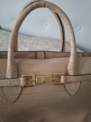 Bolso Guess Beige y Dorado