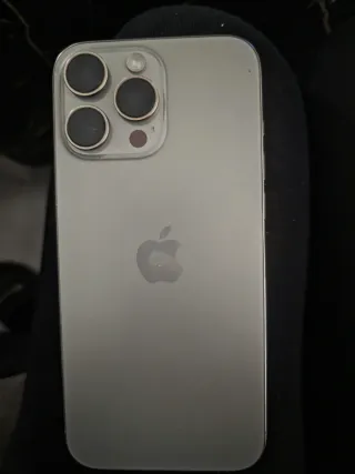 iPhone 16 Pro Max - 100% Capacidad Batería