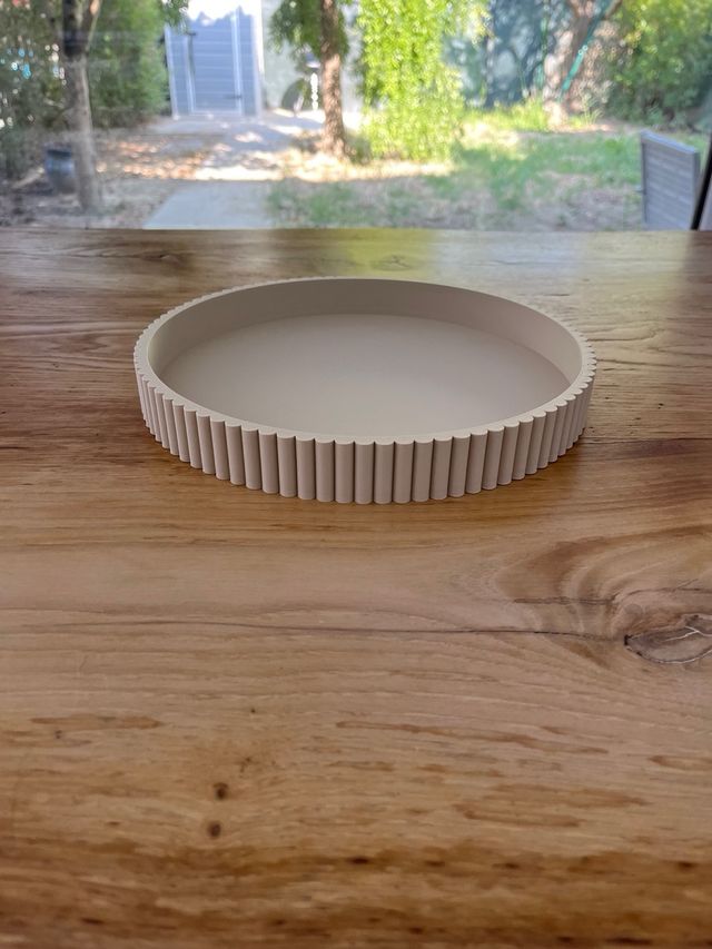 Bandeja redonda diseño acanalado