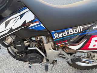 Moto KTM 640 LC4 Red Bull