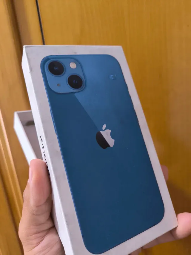 Caja iPhone 13 Azul