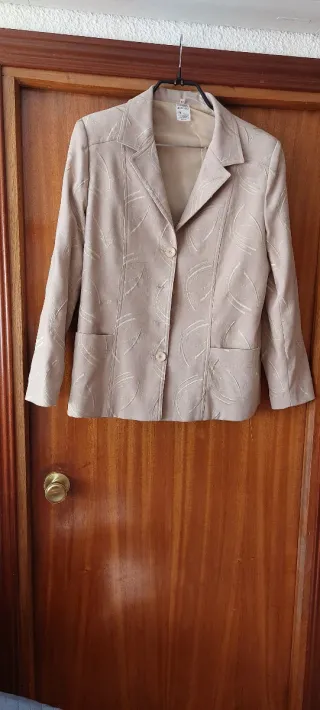 Americana beige mujer