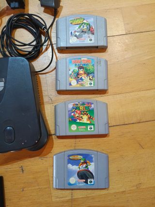 Pacchetto grigio Nintendo N64 + giochi