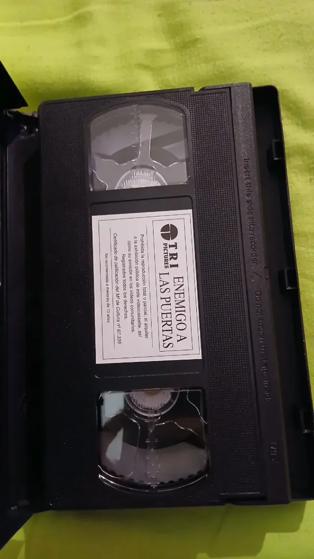 Película VHS Enemigo a las Puertas