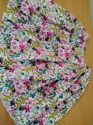 Falda y delantal huertana floral