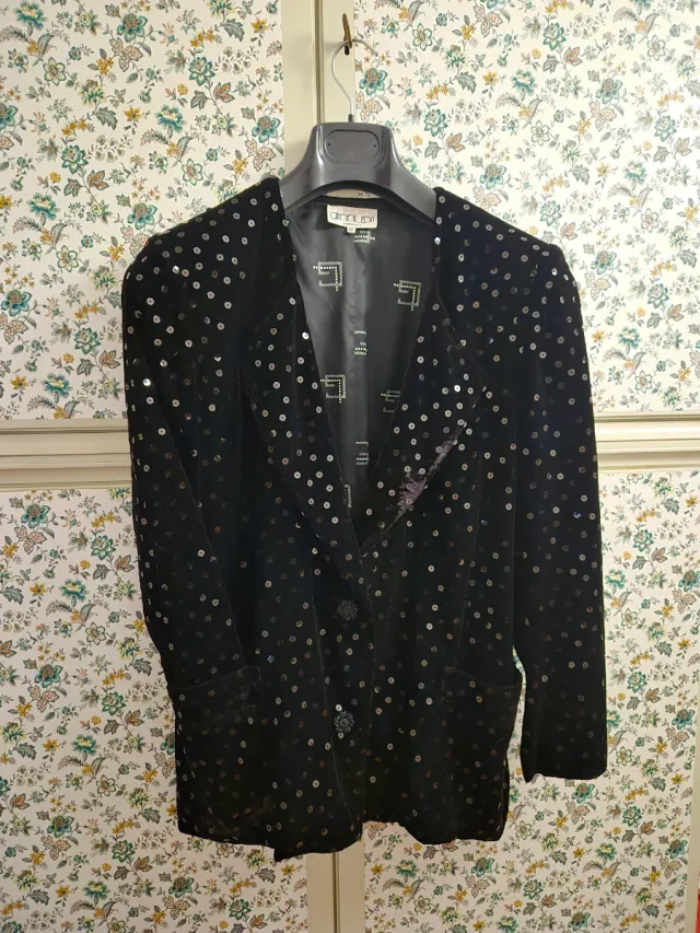 Giacca nera con paillettes