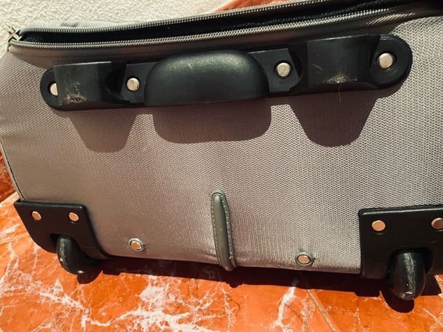 Maleta de mano / Mochila gris . NUEVA