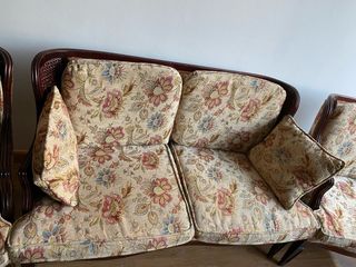 CONJUNTO de sofás y sillones TAPIZADOS.