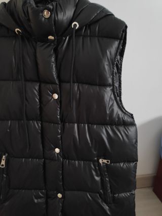 Chaleco acolchado largo con capucha Shein