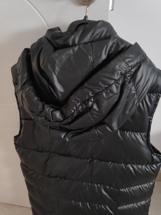 Chaleco acolchado largo con capucha Shein