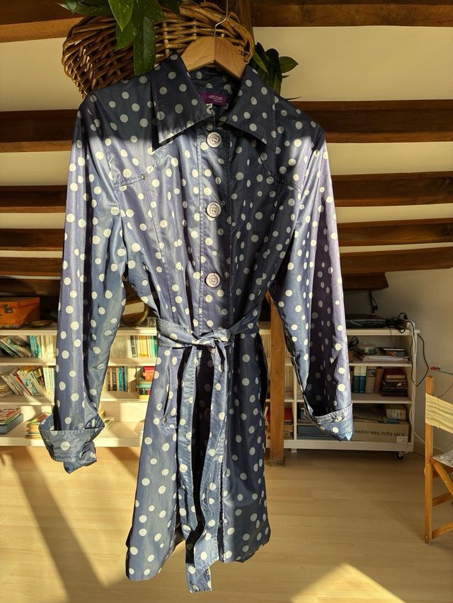 Impermeable lunares azul y blanco Talla M