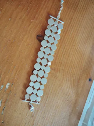 Pulsera de plata con círculos