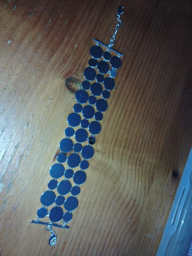 Pulsera de plata con círculos