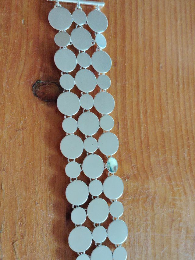 Pulsera de plata con círculos