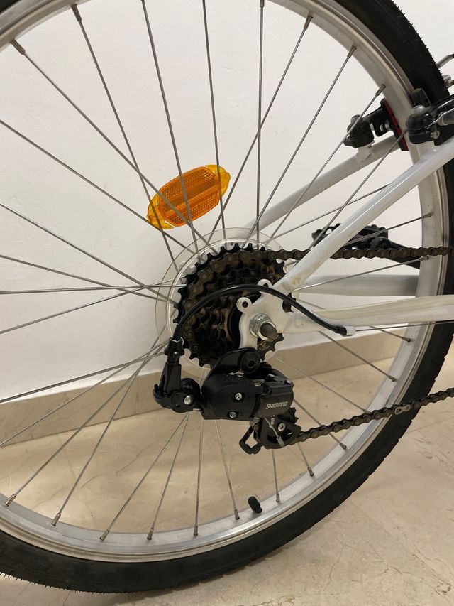 Bicicleta B'TWIN 24 Blanca