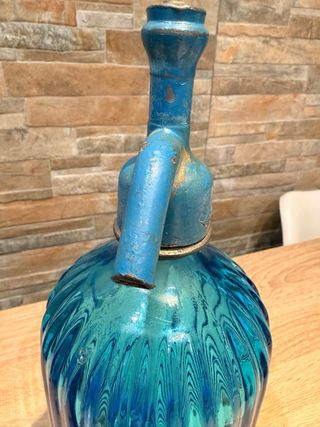 Sifón antiguo azul de vidrio