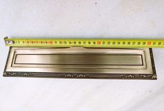 Bocacartas antiguo grande.