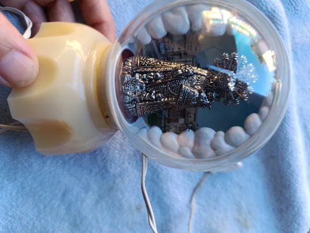 Lampada antica in metallo vergine