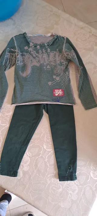 Completo bimba 4/5 anni maglia e pantaloni