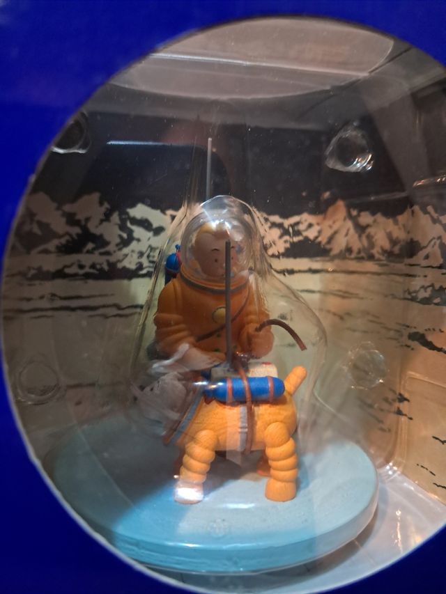 Figuras Tintín y Milú en la Luna