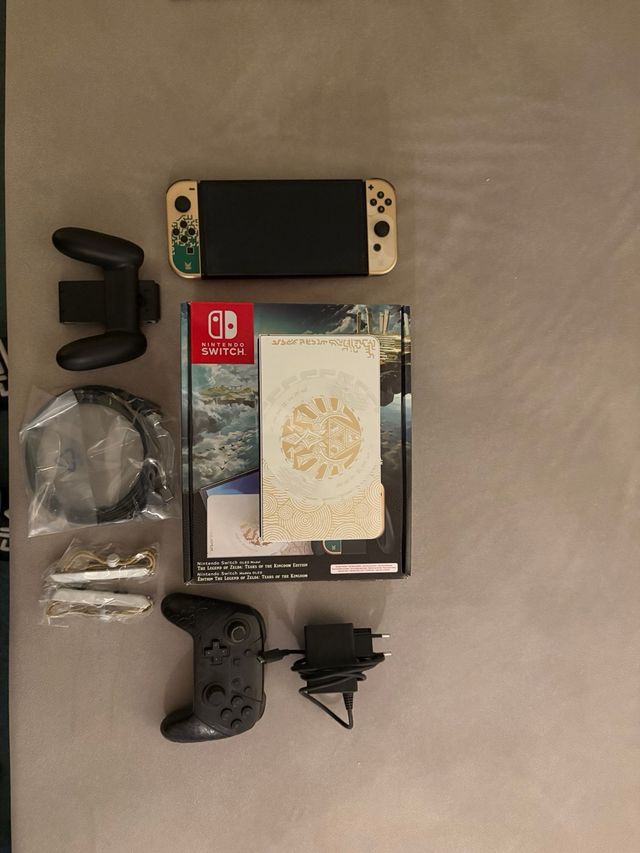Nintendo Switch OLED Edizione Zelda
