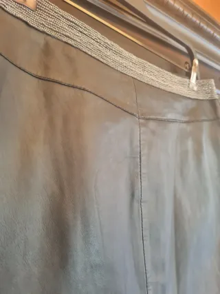 Falda mini Hoss Intropia piel negra