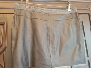 Falda mini Hoss Intropia piel negra