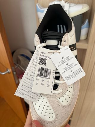 Adidas Gazelle Bad Bunny  Tiene la caja original