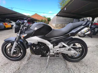 Suzuki GSR 600