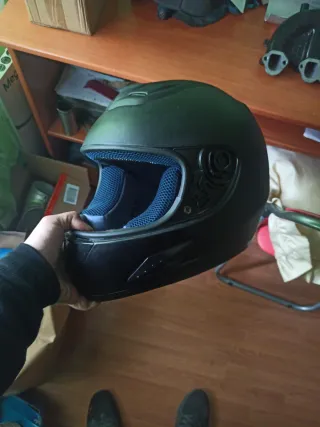 Casco de moto negro